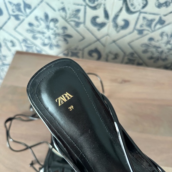 ZARA BLACK FLOWER LACE UP SANDAL - Picture 3 of 4